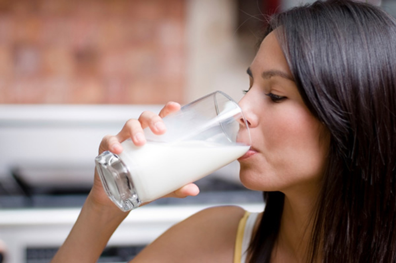 Bà đẻ uống sữa gì cho lợi sữa mẹ?