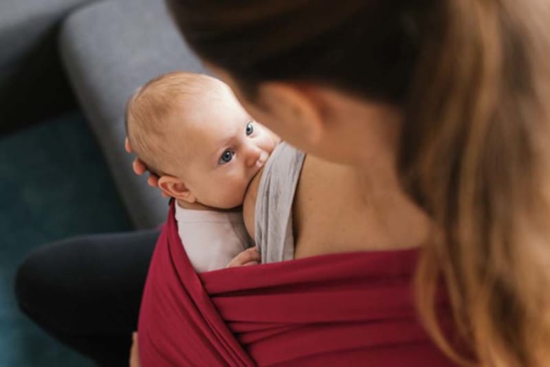 Trẻ sơ sinh đột ngột bú ít sữa hơn bình thường có phải là đáng lo hay không?