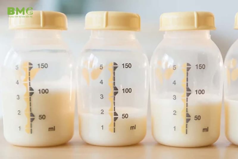 Tại sao sữa mẹ lại quan trọng cho sự phát triển của trẻ sơ sinh và trẻ nhỏ?
